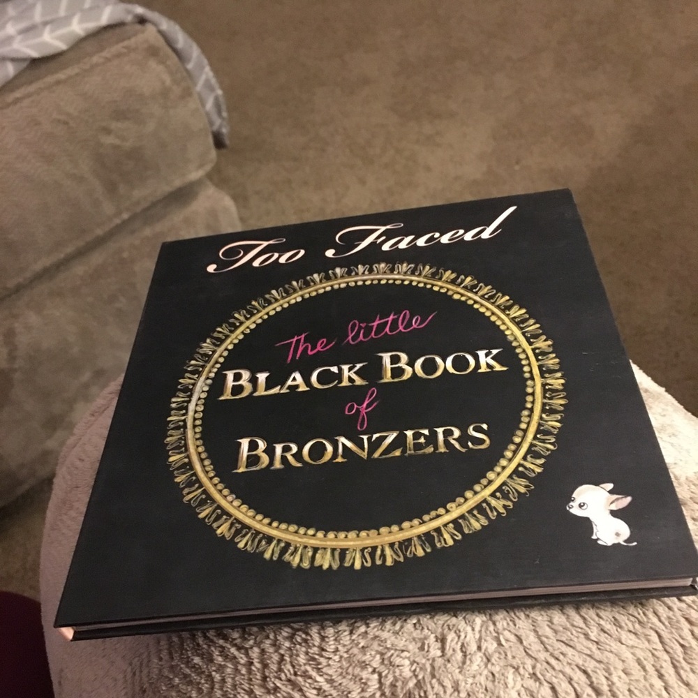 Too faced book of bronzers